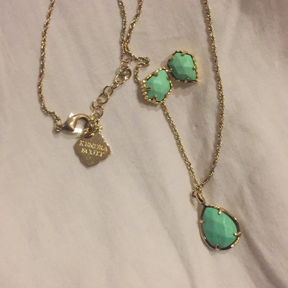 Sea foam green Kendra Scott earring & necklace set